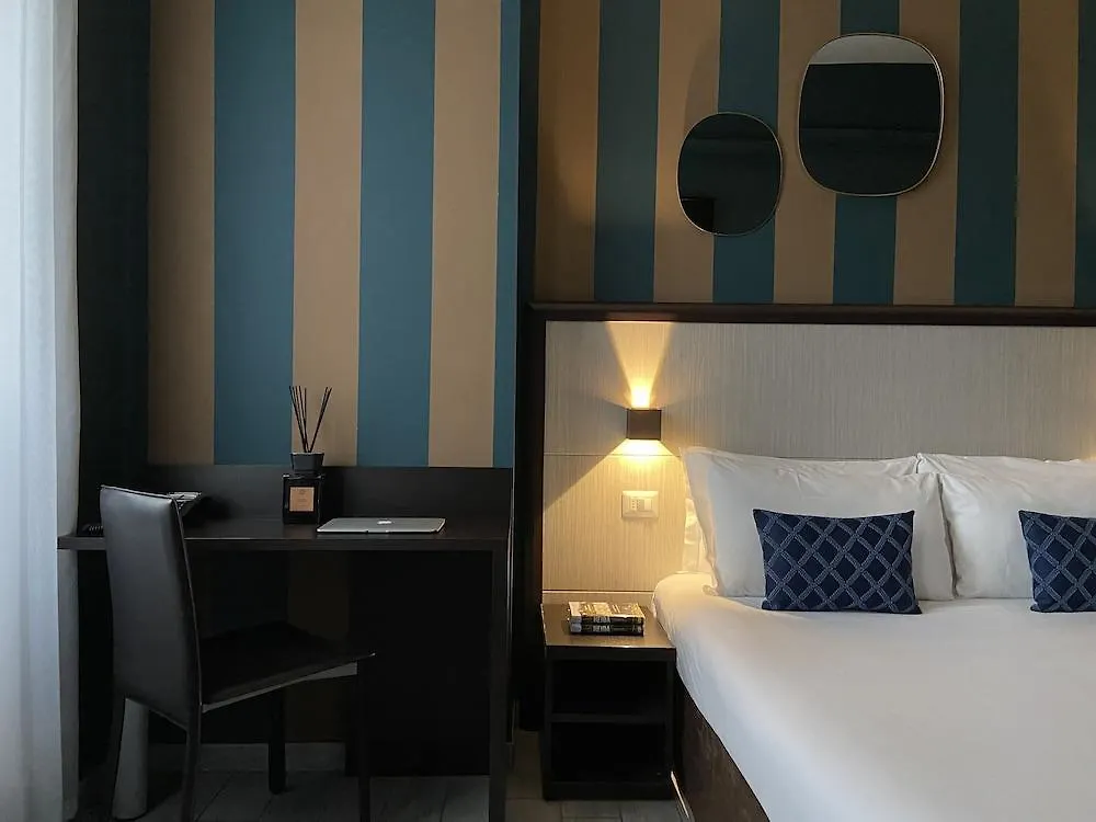 Av Hotel Milano Италия