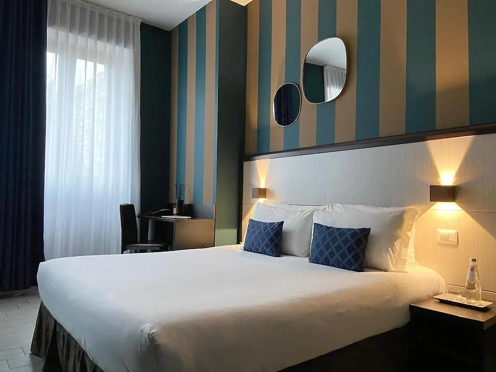 Av Hotel Milano  Милан
