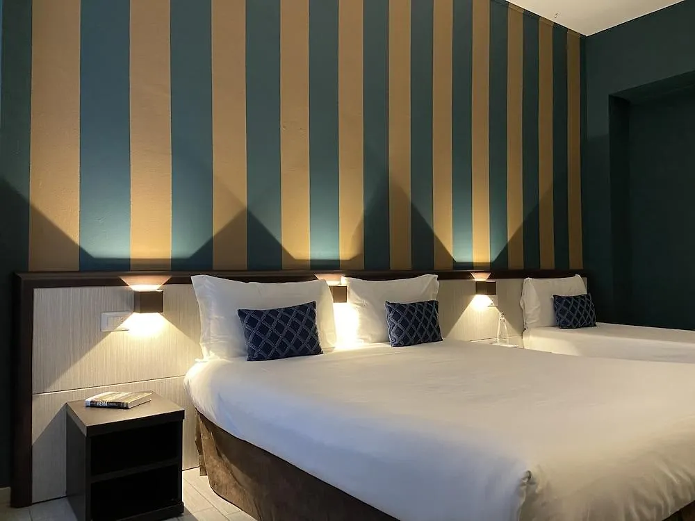 **  Av Hotel Milano Италия