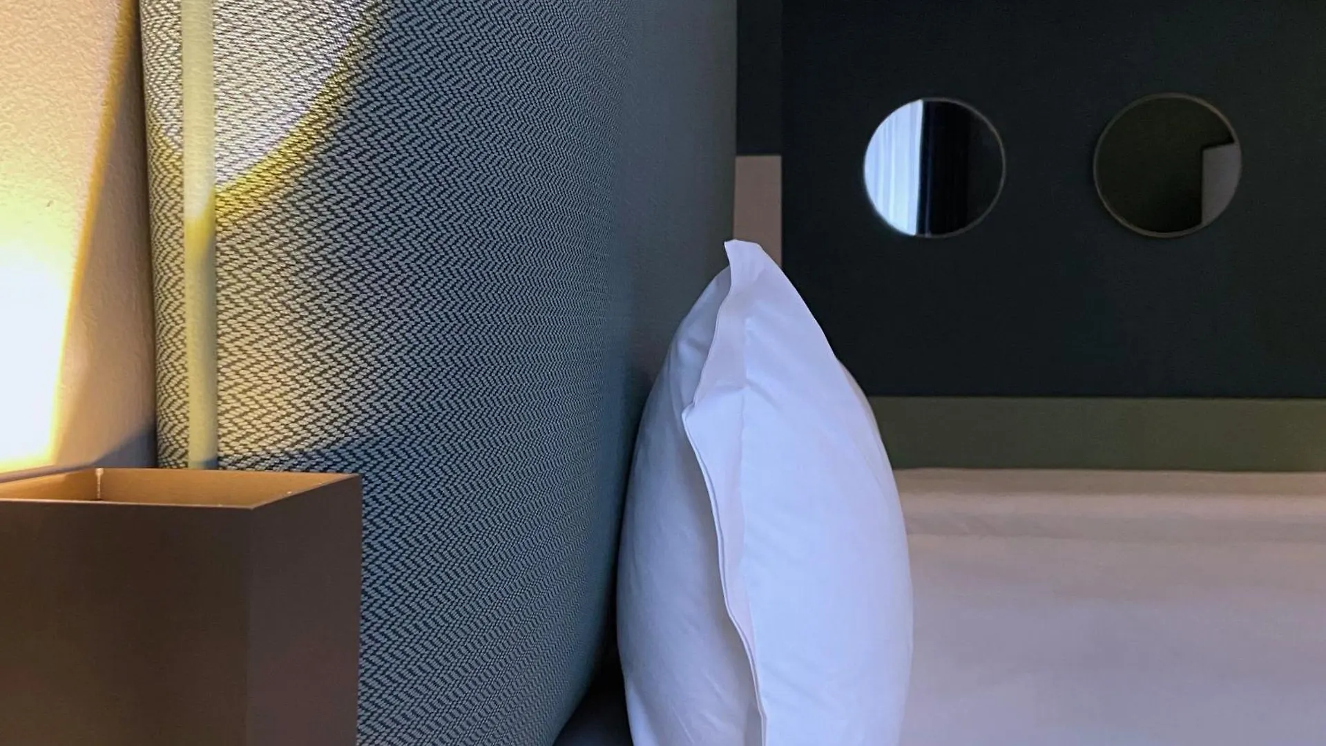 Av Hotel Milano Италия