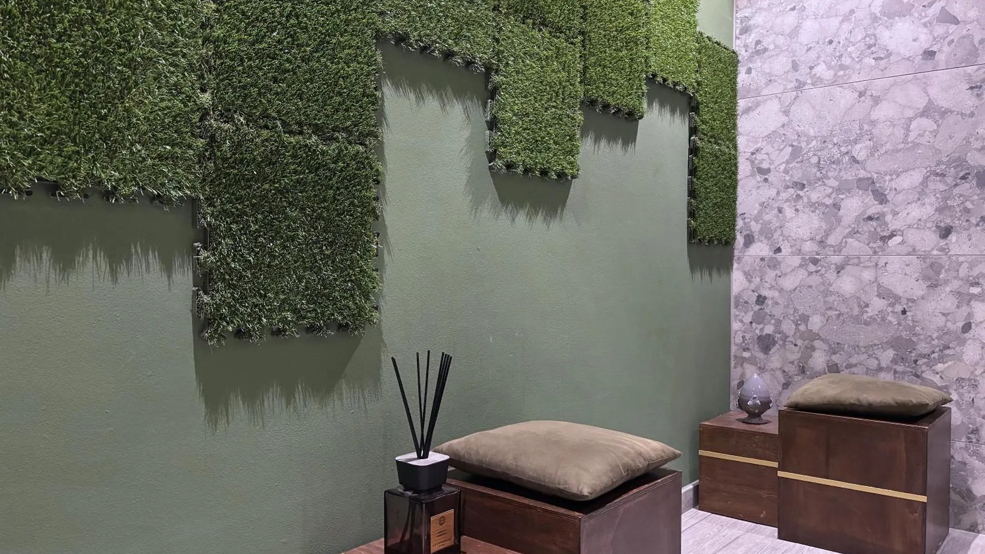 Av Hotel Milano  Милан