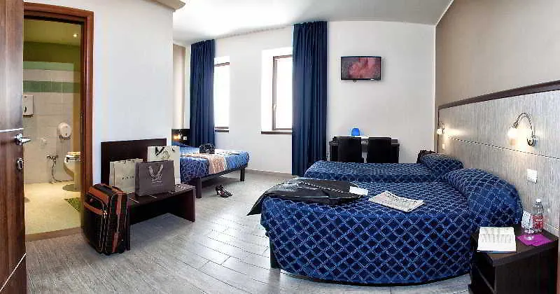 Av Hotel Milano 2*, Милан Италия