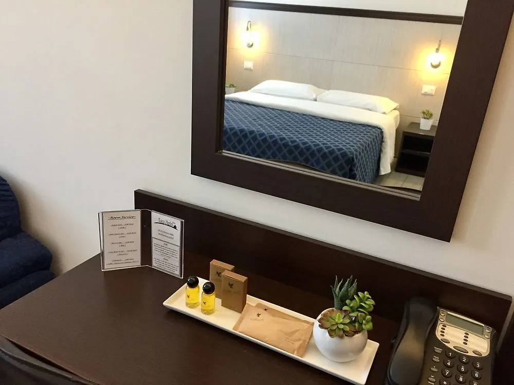 Av Hotel Milano  Милан