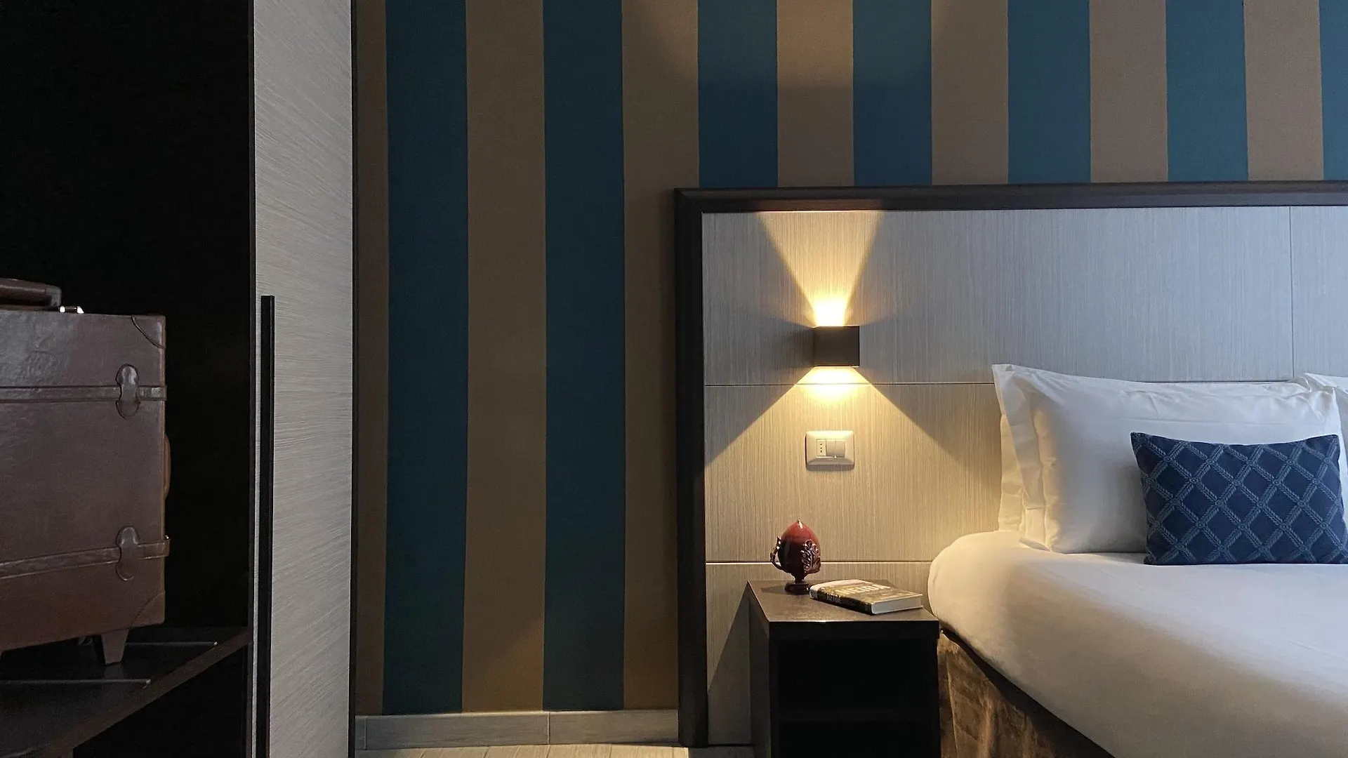 Av Hotel Milano 2*, Μιλάνο