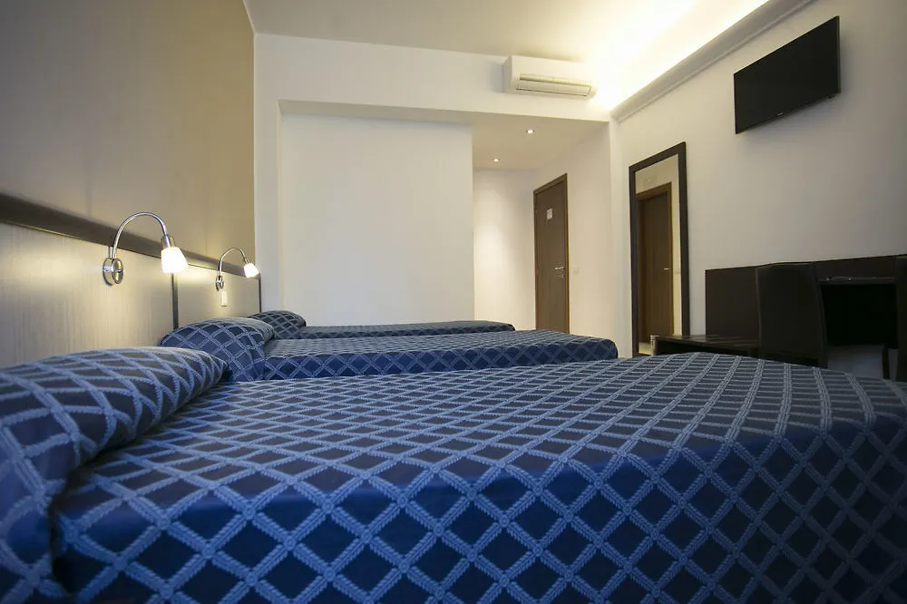 Av Hotel Milano  Μιλάνο