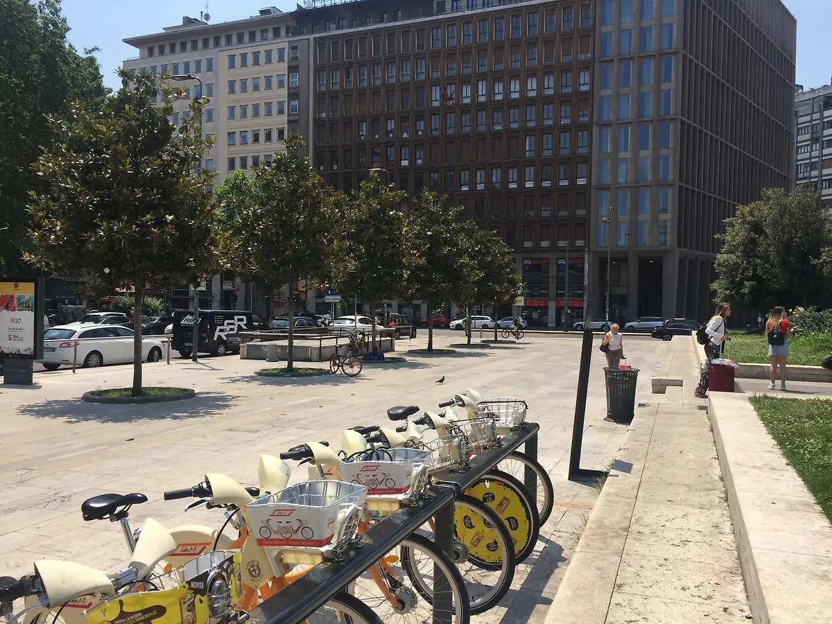 Av Hotel Milano  Μιλάνο
