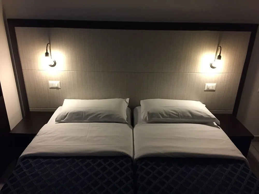 Av Hotel Milano Italy
